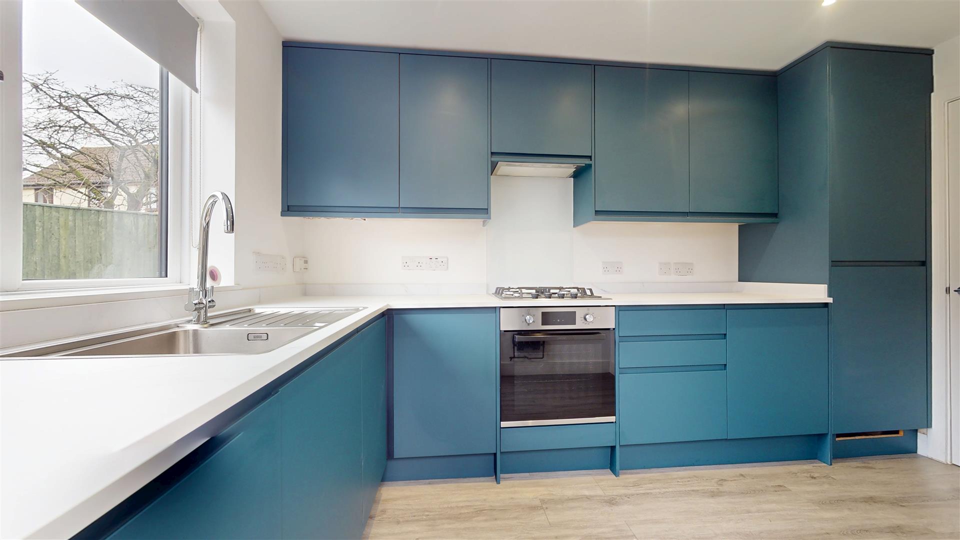 2 bed property in Lynott Close, Milton Keynes